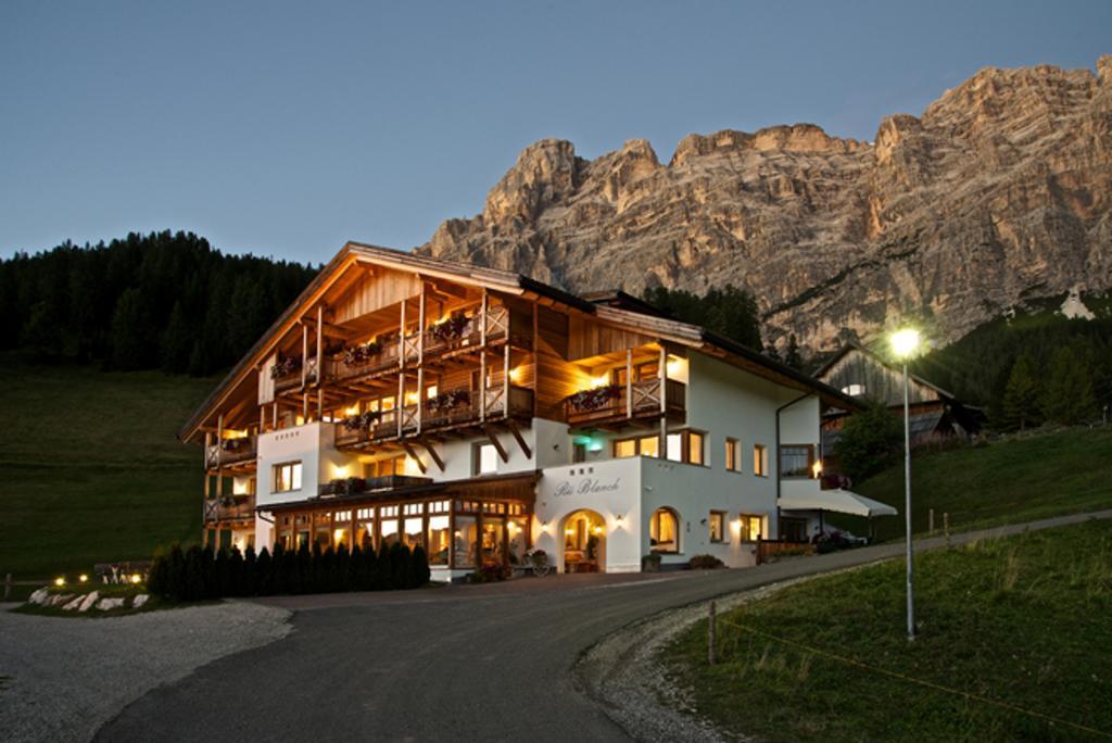 B&B - Hotel Ciasa Rue Blanch San Cassiano (Badia) Exterior foto