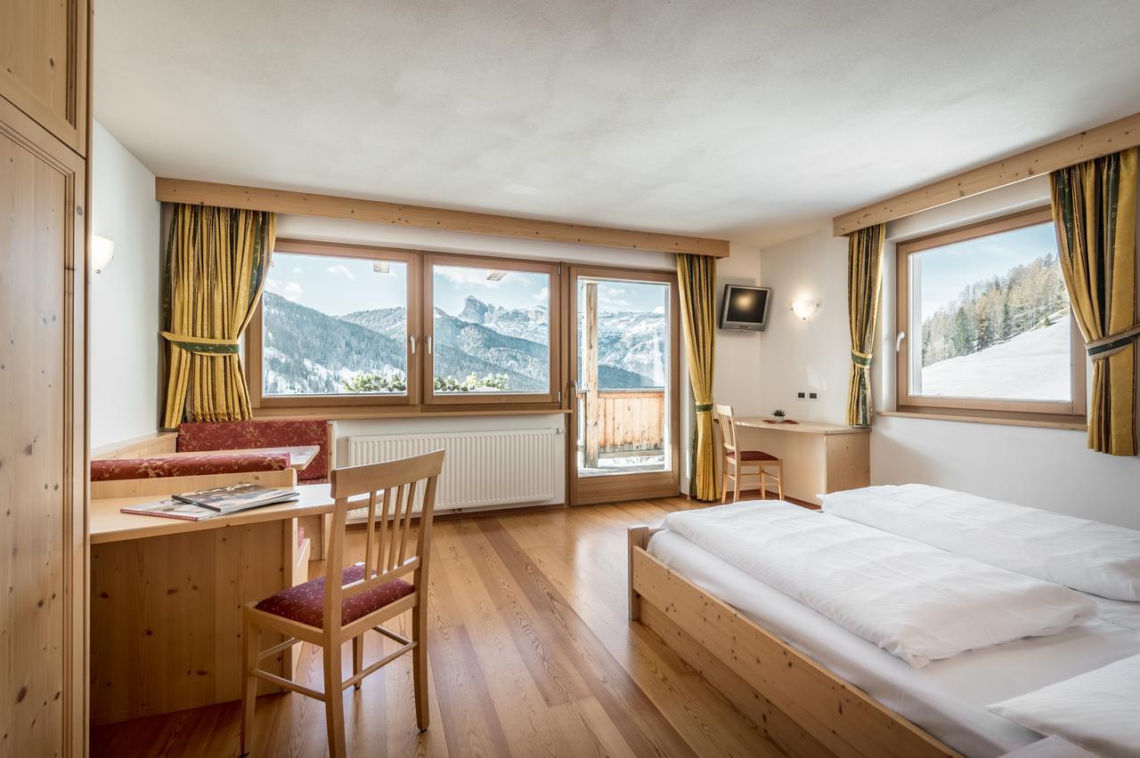 B&B - Hotel Ciasa Rue Blanch San Cassiano (Badia) Exterior foto