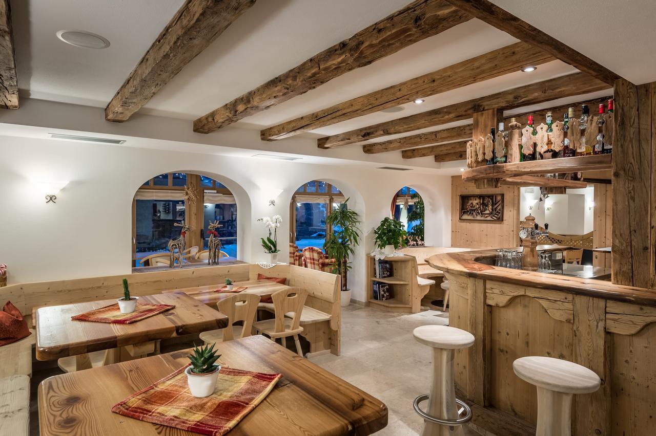B&B - Hotel Ciasa Rue Blanch San Cassiano (Badia) Exterior foto